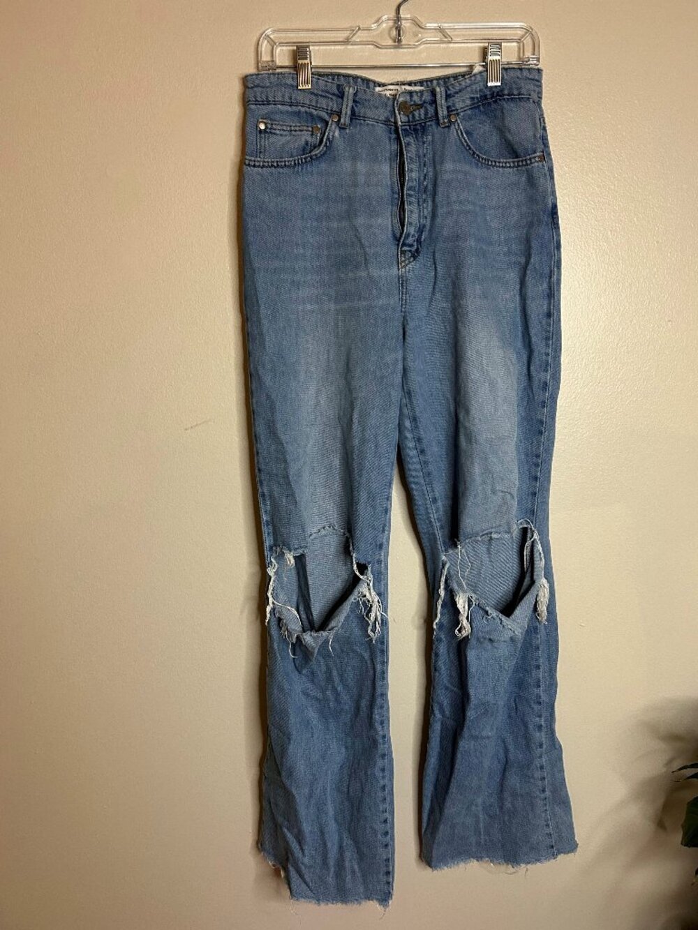 Stradarius Jeans Womens 8 Long Straight Fit Ripped Knee Light Wash High Rise